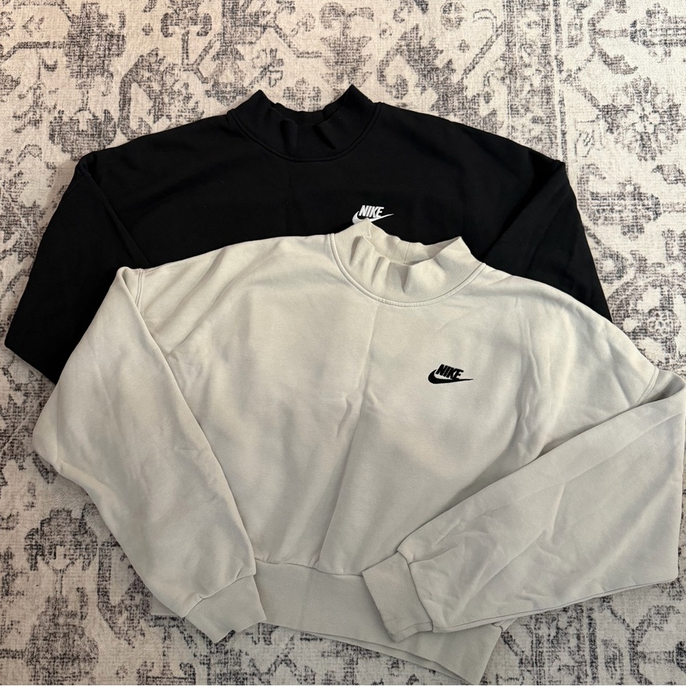 Nike Light Gray Pullover Crewneck